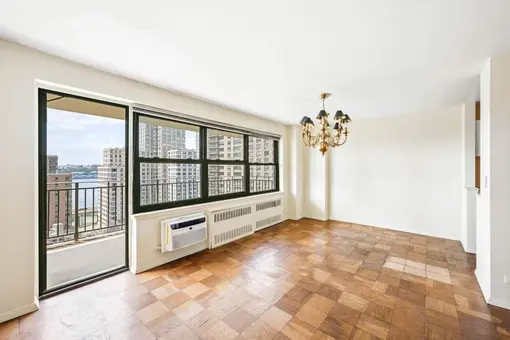 Lincoln Towers, 185 West End Avenue, #17A