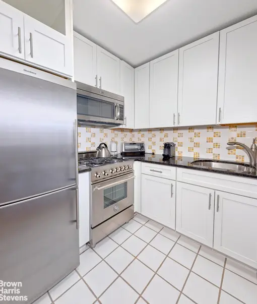 Eastview House, 399 East 72nd Street, #12J