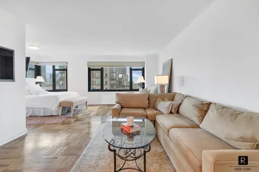 The Phoenix, 160 East 65th Street, #25A