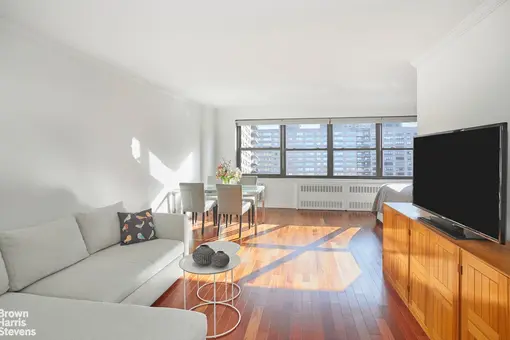 Lincoln Towers, 185 West End Avenue, #19J