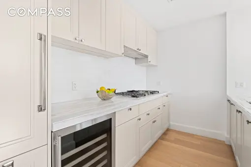 389 East 89th Street, #25C