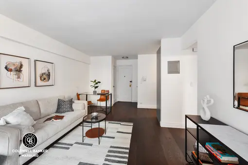 54 East 8th Street, #4C