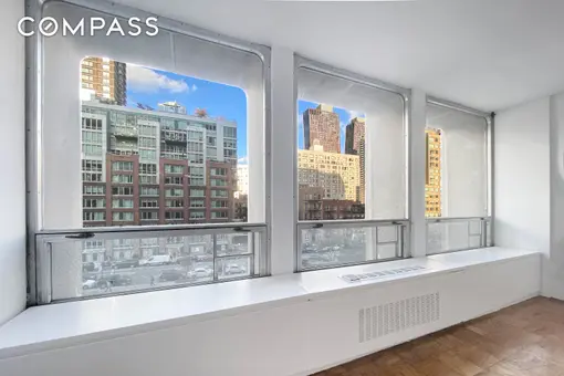 Kips Bay Towers, 300 East 33rd Street, #2D