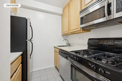 East River Tower, 1725 York Avenue, #14A