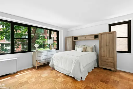 Lincoln Terrace, 165 West 66th Street, #4U