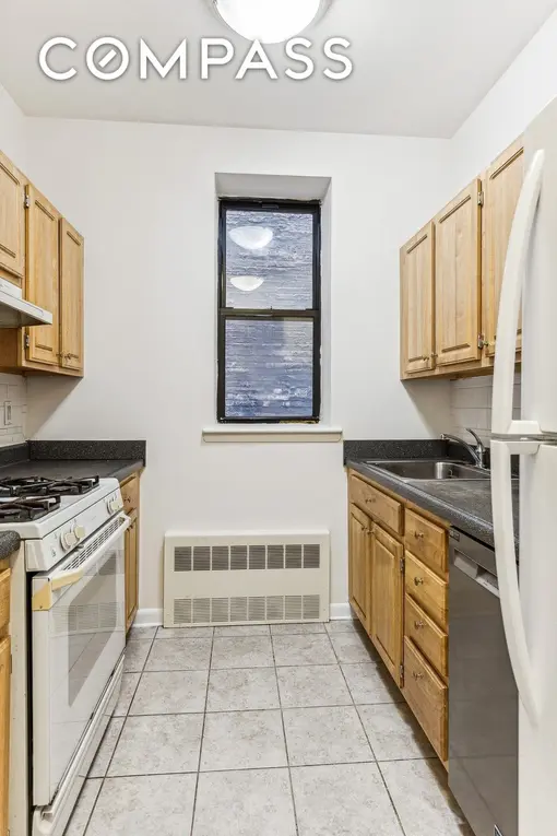 The Park View, 307 West 111th Street, #2R