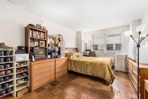 Lincoln Terrace, 165 West 66th Street, #5B