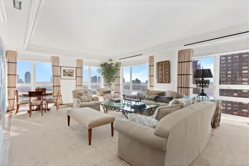 St. James Tower, 415 East 54th Street, #25GG