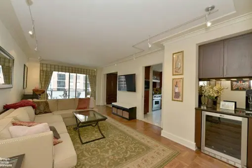 The Churchill, 300 East 40th Street, #16T