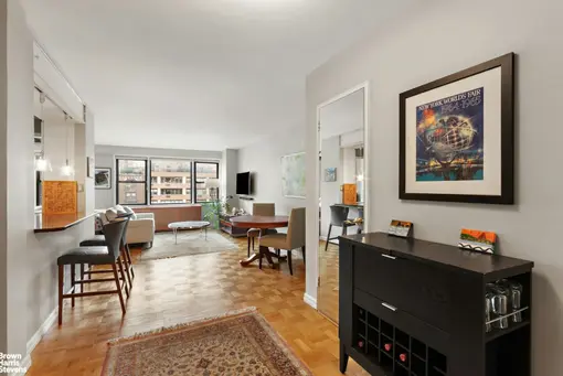 345 East 52nd Street, #9B