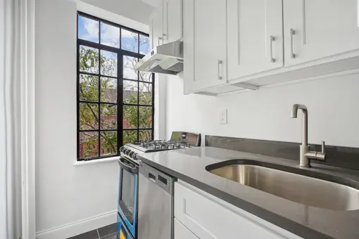 433 West 21st Street, #5B