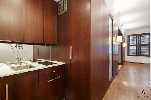 33 East 22nd Street, #3C