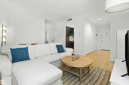 Cambridge Club Condominium, 56 Pine Street, #8F