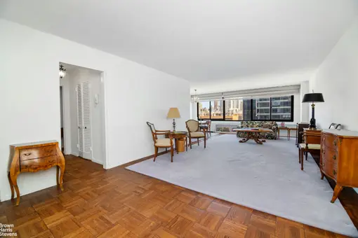 The Edgewater, 530 East 72nd Street, #16B