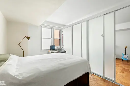 Lincoln Terrace, 165 West 66th Street, #14P