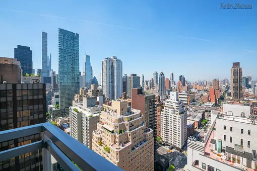 Plaza 400, 400 East 56th Street, #31D