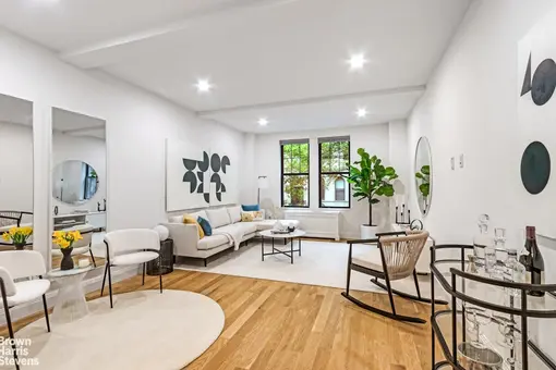 24 West 69th Street, #2A