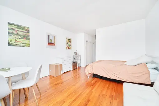 400 West 45th Street, #4D