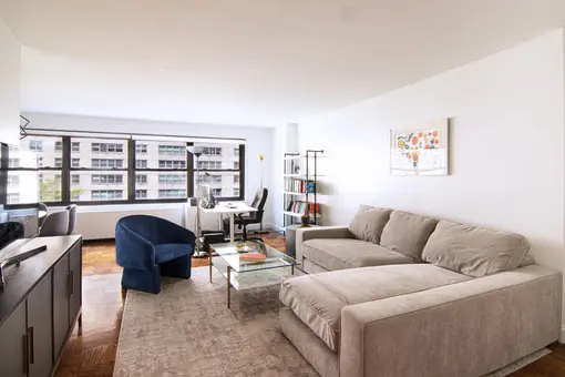 Lincoln Towers, 140 West End Avenue, #6K
