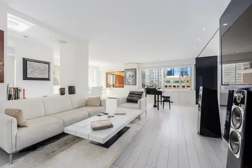 One Lincoln Plaza, 20 West 64th Street, #31R