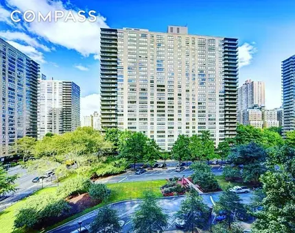 Lincoln Towers, 150 West End Avenue, #17A