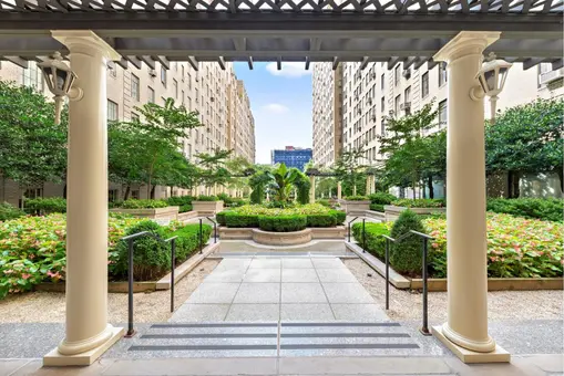 The Parc Vendome, 350 West 57th Street, #6C