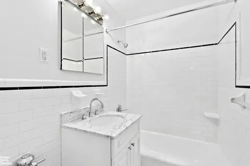 222 East 19th Street, #1E