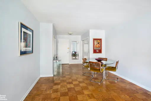 Lincoln Towers, 205 West End Avenue, #5S
