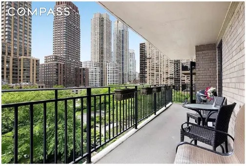 Lincoln Towers, 165 West End Avenue, #7N