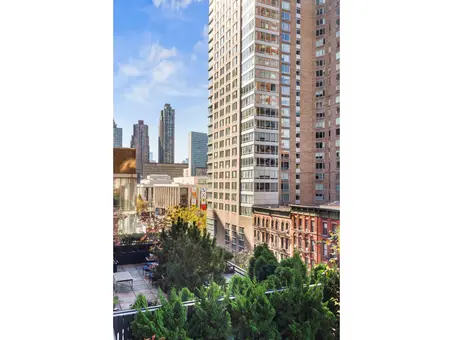 45 West 67th Street, #7H