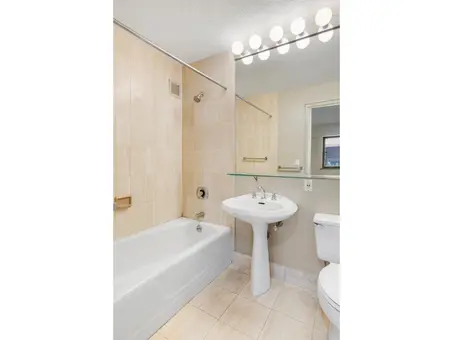 45 West 67th Street, #7H