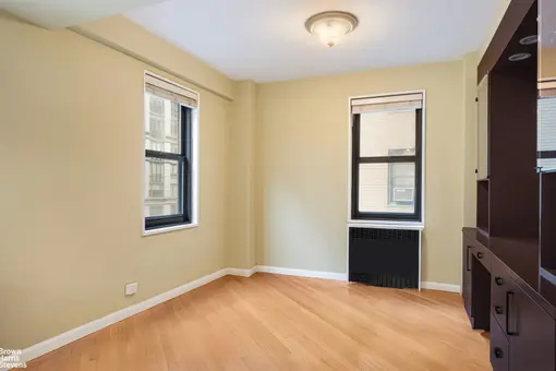 425 East 79th Street, #5J