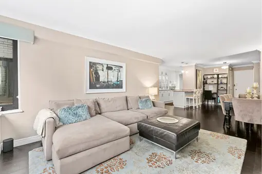 10 East End Avenue, #10H