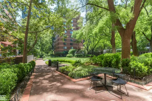 Carnegie Park Condominium, 200 East 94th Street, #219