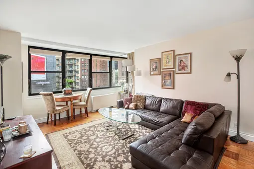 The Murray Hill Crescent, 225 East 36th Street, #4O