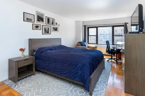 One Lincoln Plaza, 20 West 64th Street, #29T