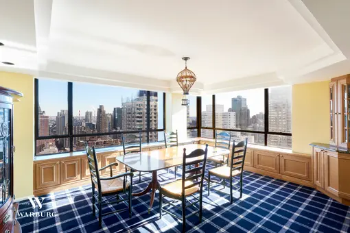 Tower East, 190 East 72nd Street, #33D