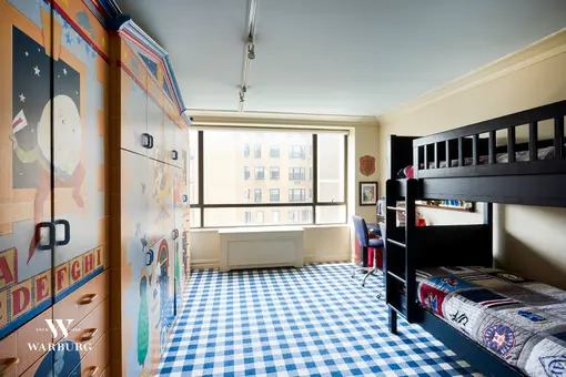 Tower East, 190 East 72nd Street, #14AB