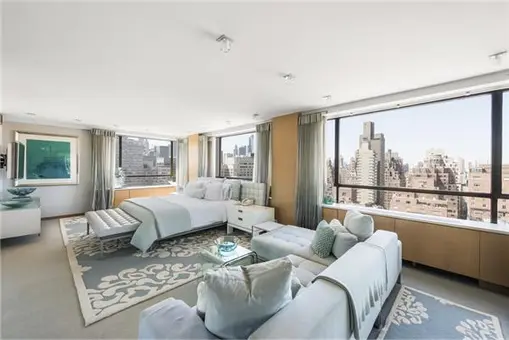 Tower East, 190 East 72nd Street, #24A