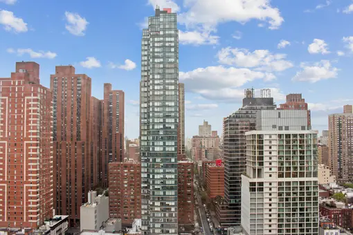 Plymouth Tower, 340 East 93rd Street, #26B
