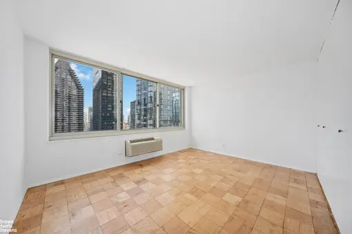The Lausanne, 333 East 45th Street, #28D