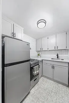 The Murray Hill Crescent, 225 East 36th Street, #15B