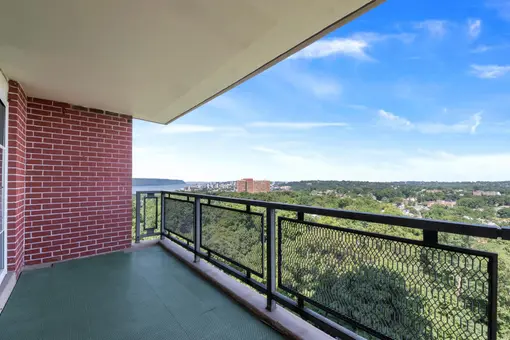 Skyview on Hudson, 5900 Arlington Avenue, #8B