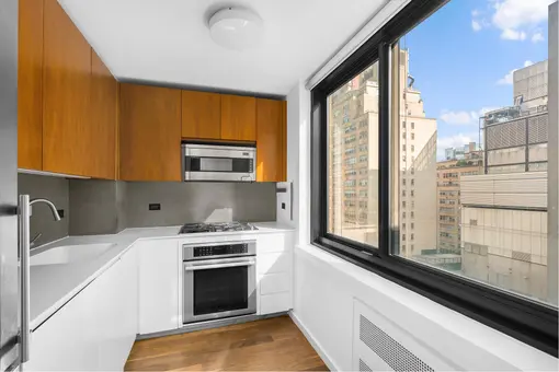 515 East 72nd Street, #8K