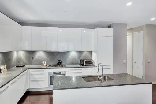 4 West 21st Street, #8B