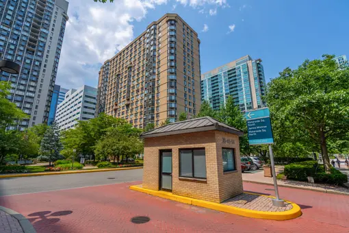 Waterside Square North, 55 River Drive South, #2214