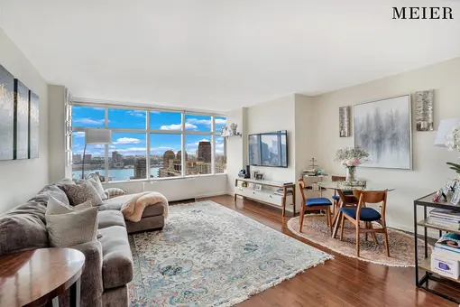 3 Lincoln Center, 160 West 66th Street, #33A