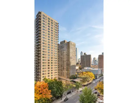 Lincoln Towers, 165 West End Avenue, #12G