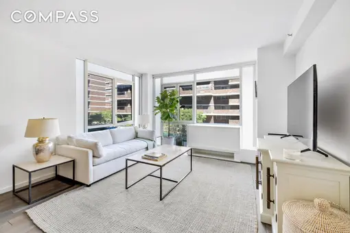 Coda Condominium, 385 First Avenue, #4B