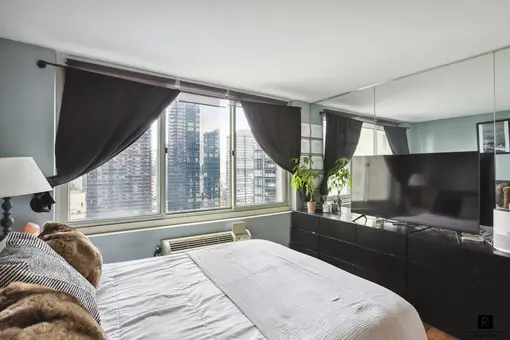 The Lausanne, 333 East 45th Street, #28